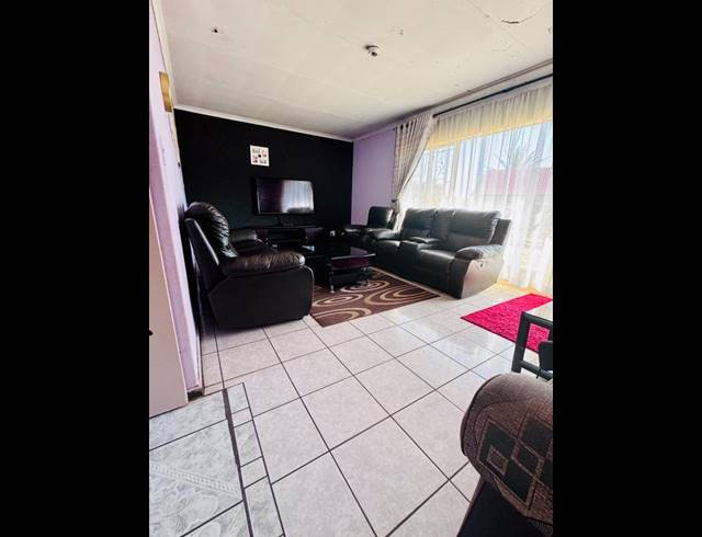 3 BEDROOM HOUSE FOR SALE IN KRUGERSRUS